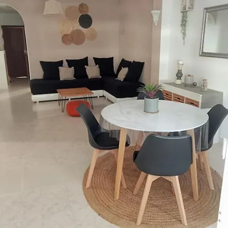 Cosy Avec Piscine Apartment *